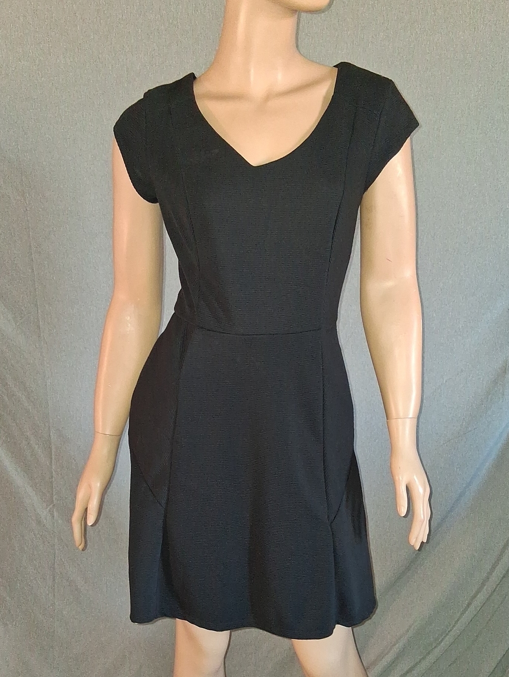 Merona Black V-Neck Cap Sleeve Mini Dress